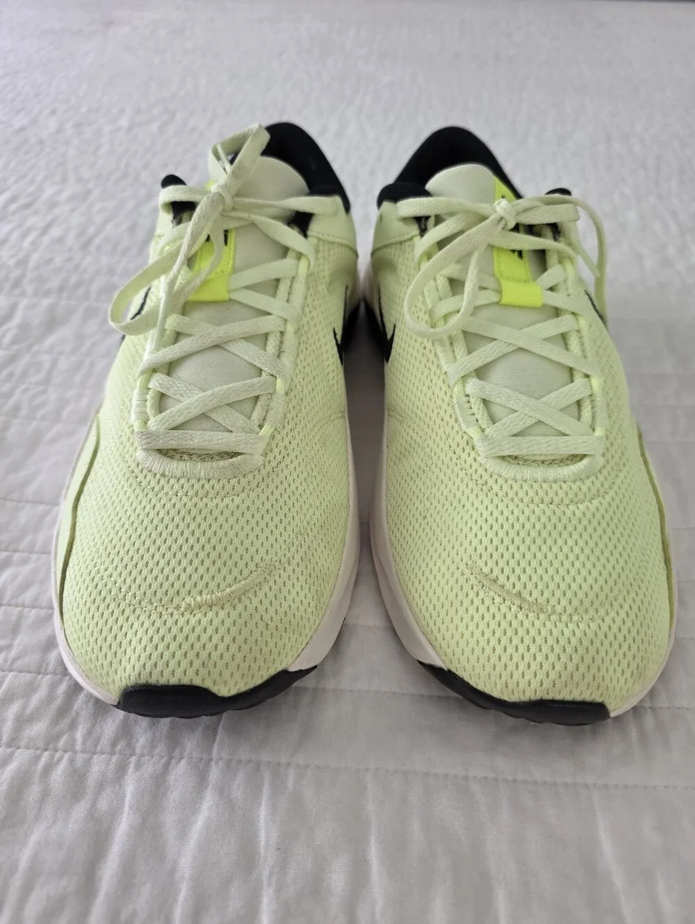 Nike Legend Essential 3 Neon Yellow/Black Running Shoes Mens 9.5
